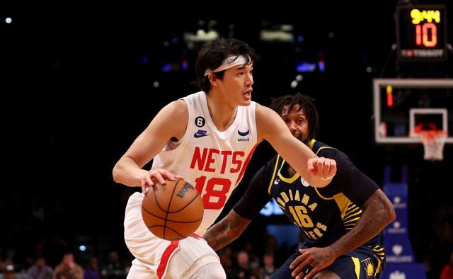 渡边雄太逆袭之旅：从拿训练营合同进篮网轮换