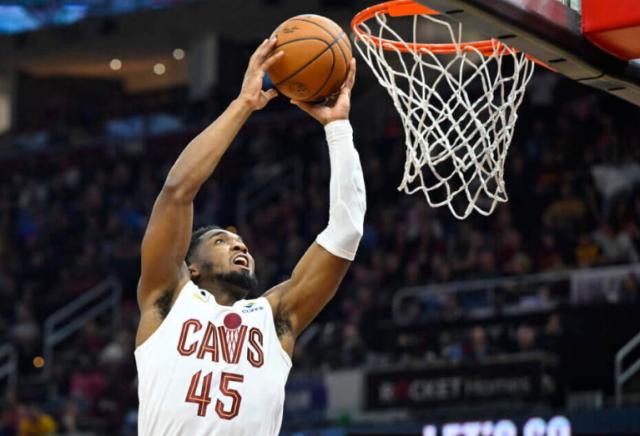 IM中国电竞-38分12助全面激活骑士进攻 米切尔尽显核心成色